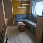 אתר קמפינג Mobilhome 6/8 Personnes לה טרמבלד