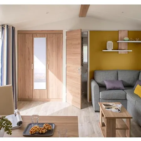 캠프장 Mobilhome 6/8 Personnes 라 트럼블라드